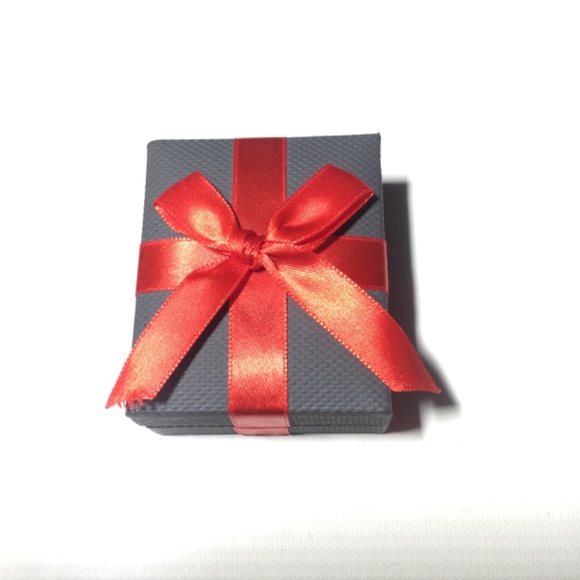 Cultured Freshwater Pearl Sterling Silver 8-9MM Earrings - Picture 3 of 5